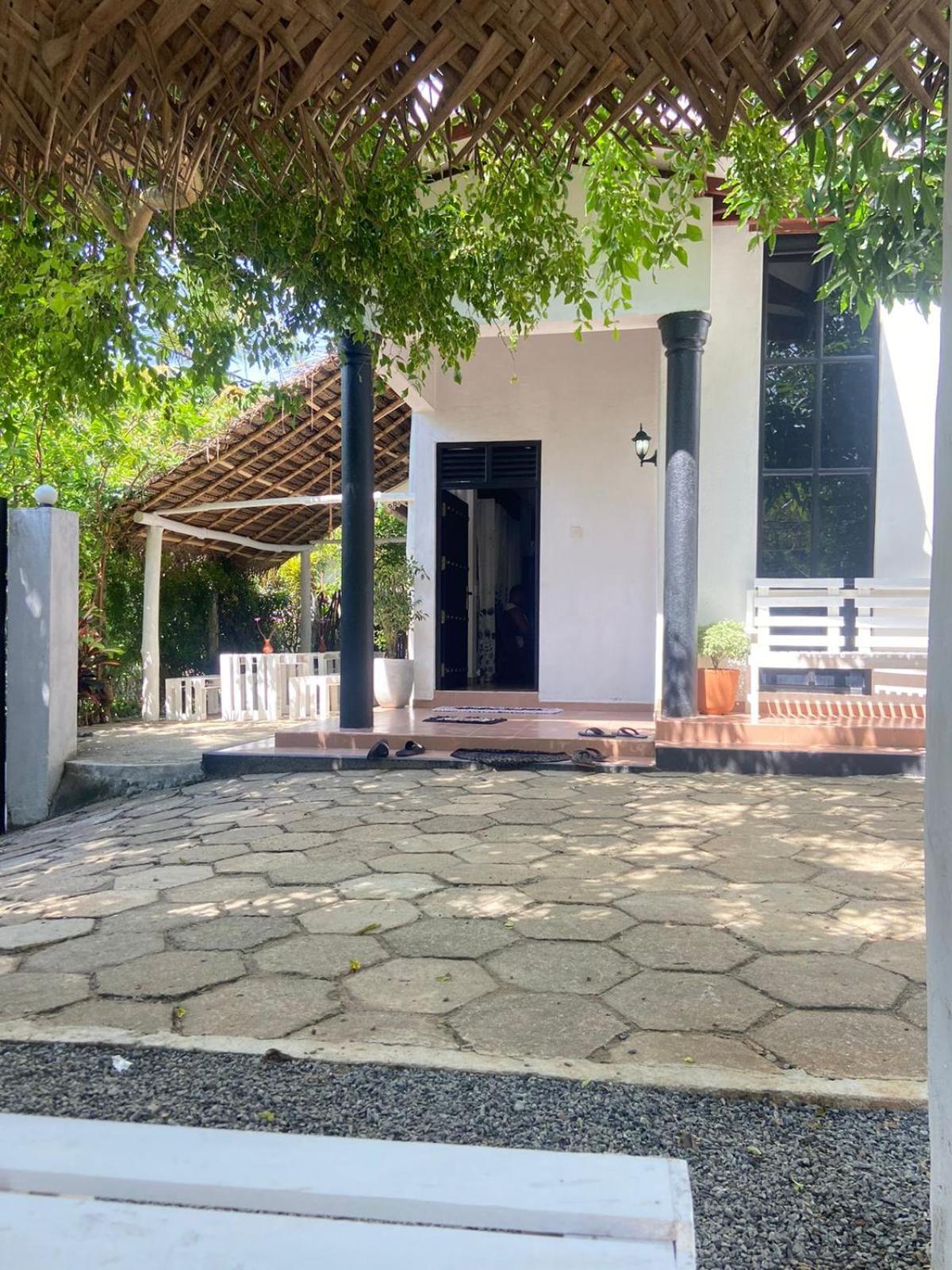 Hiricurry Hostel & Restaurant Dikwella Kültér fotó